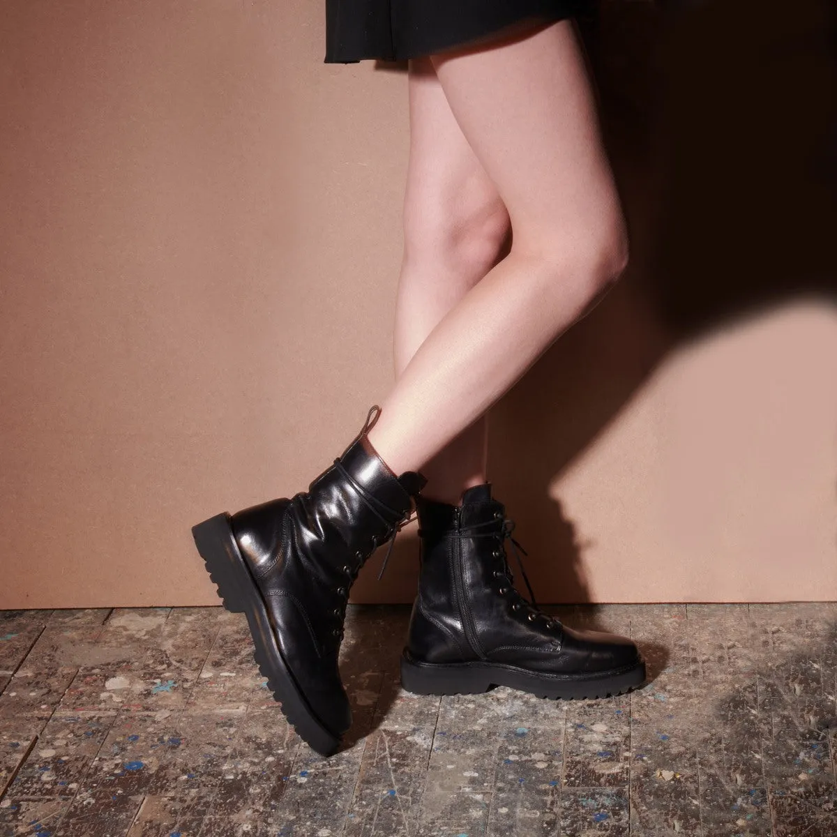 light Weight Ladies Leather Black Boot