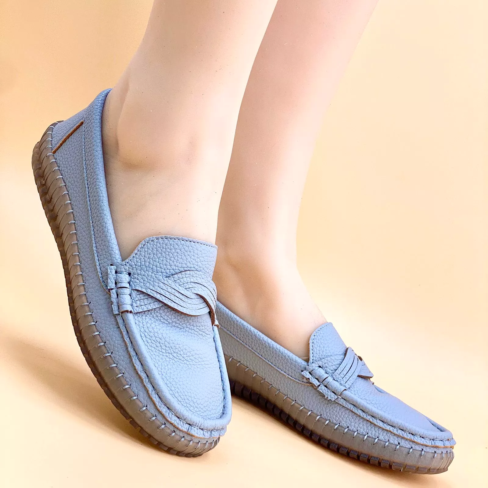 NEW , WOMEN SHOES W675