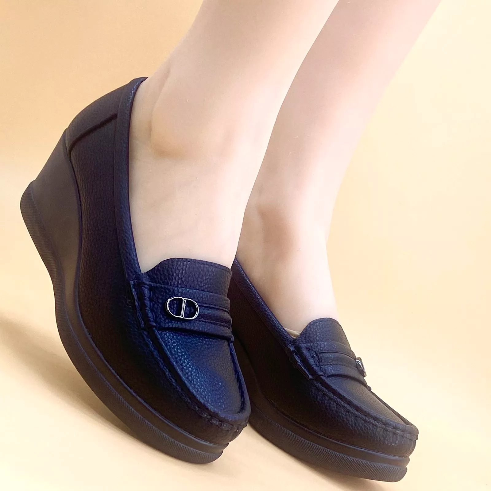 NEW , WOMEN SHOES W714