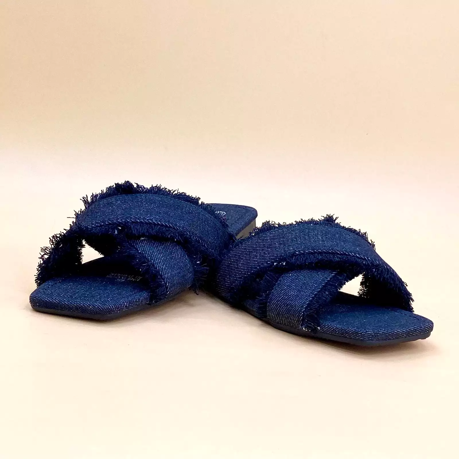 NEW , WOMEN SLIPPERS S11