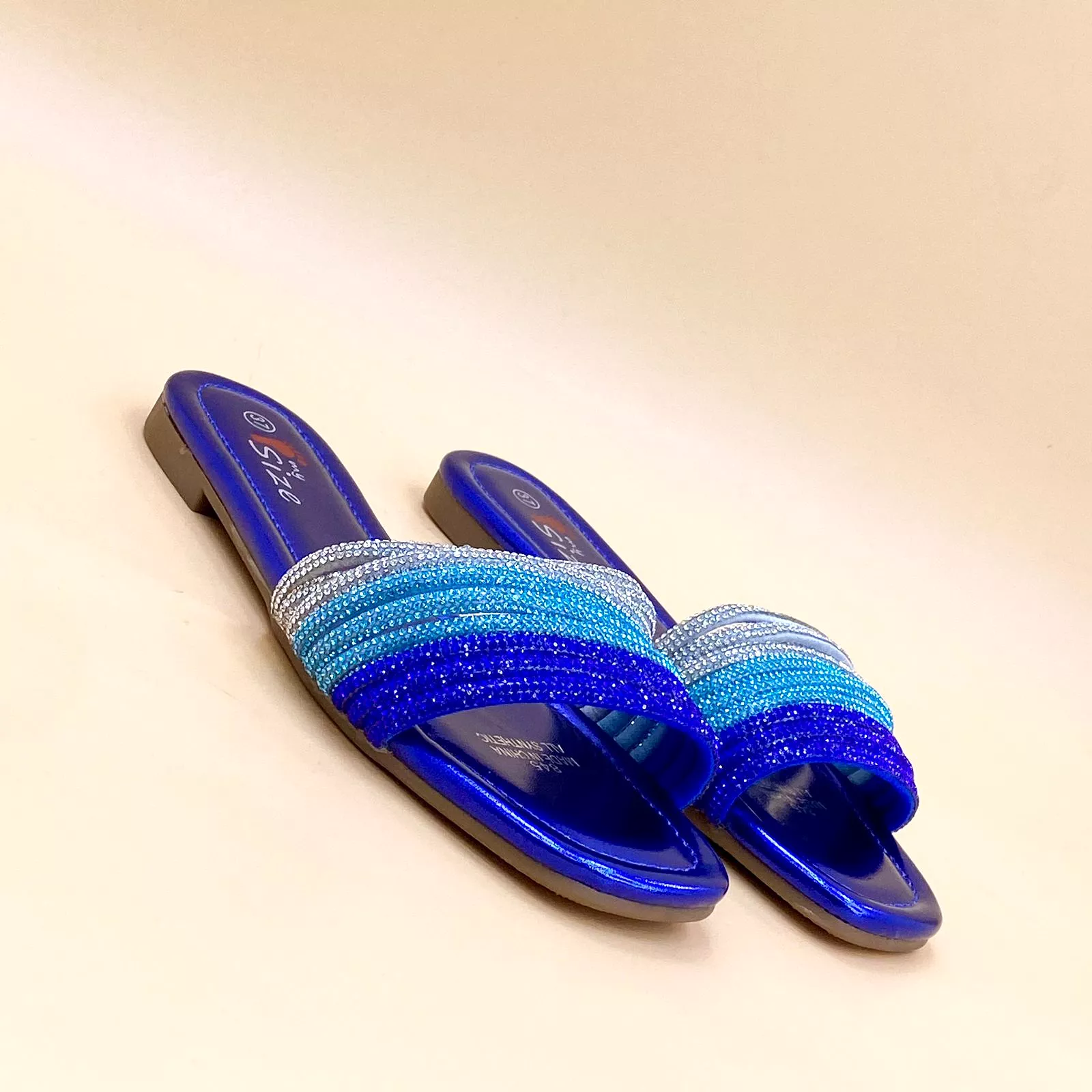 NEW , WOMEN SLIPPERS S13