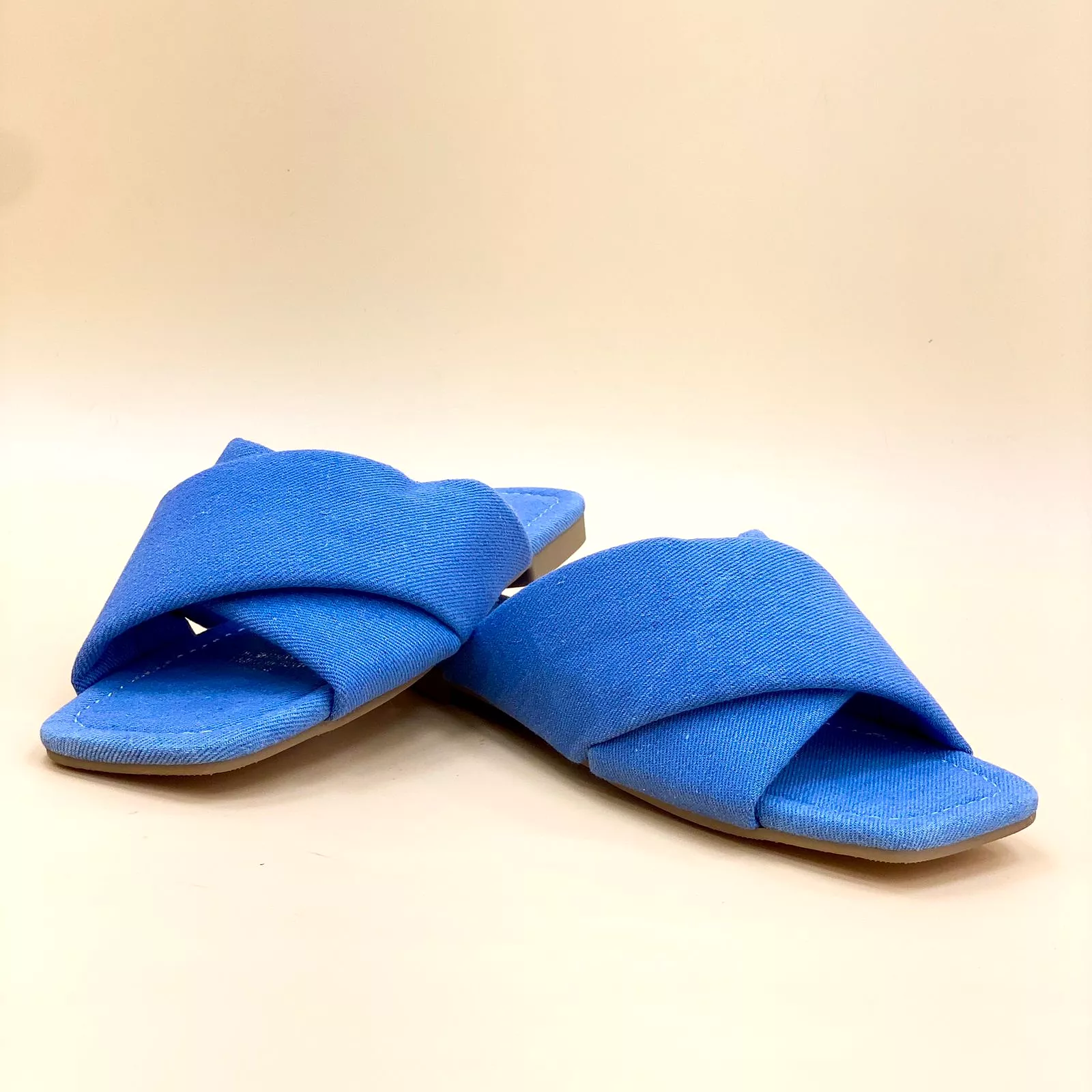 NEW , WOMEN SLIPPERS S8