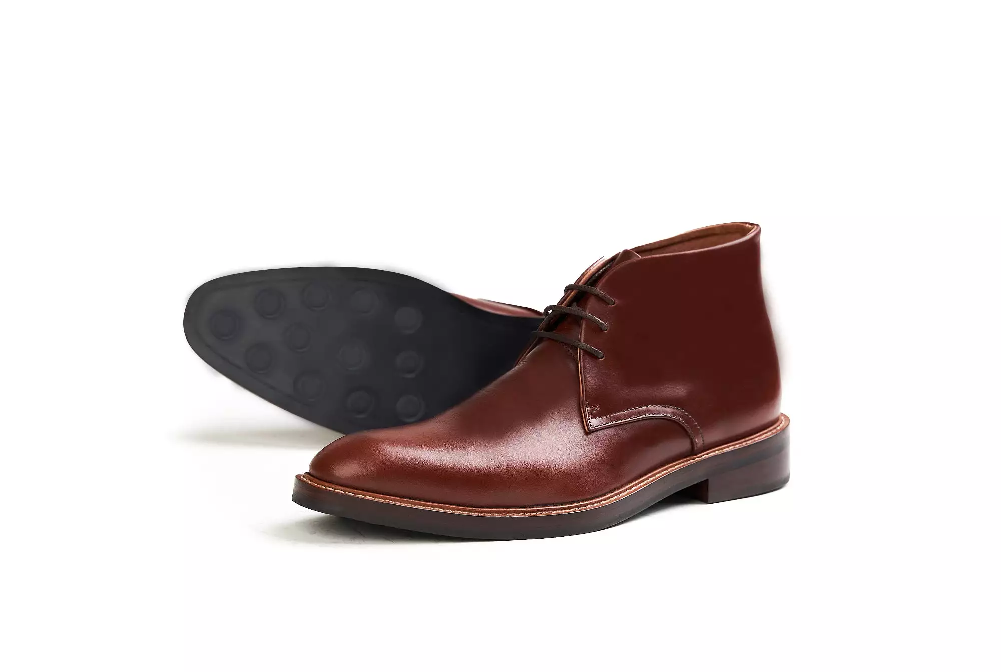 The Armas Chukka Boot - Chestnut Brown